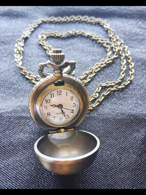 Vintage-Style Round Locket Pocket Watch Necklace - Gold Tone